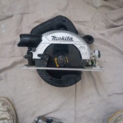 Makita 18v Sub-compact Circular Saw 6 1/2"