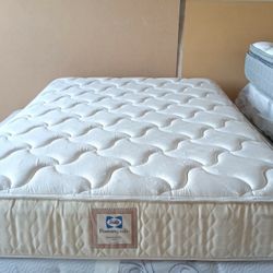 Full Size Mattress (Colchon Full Size)