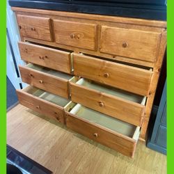 9 drawers dresser/ Nine drawers dresser