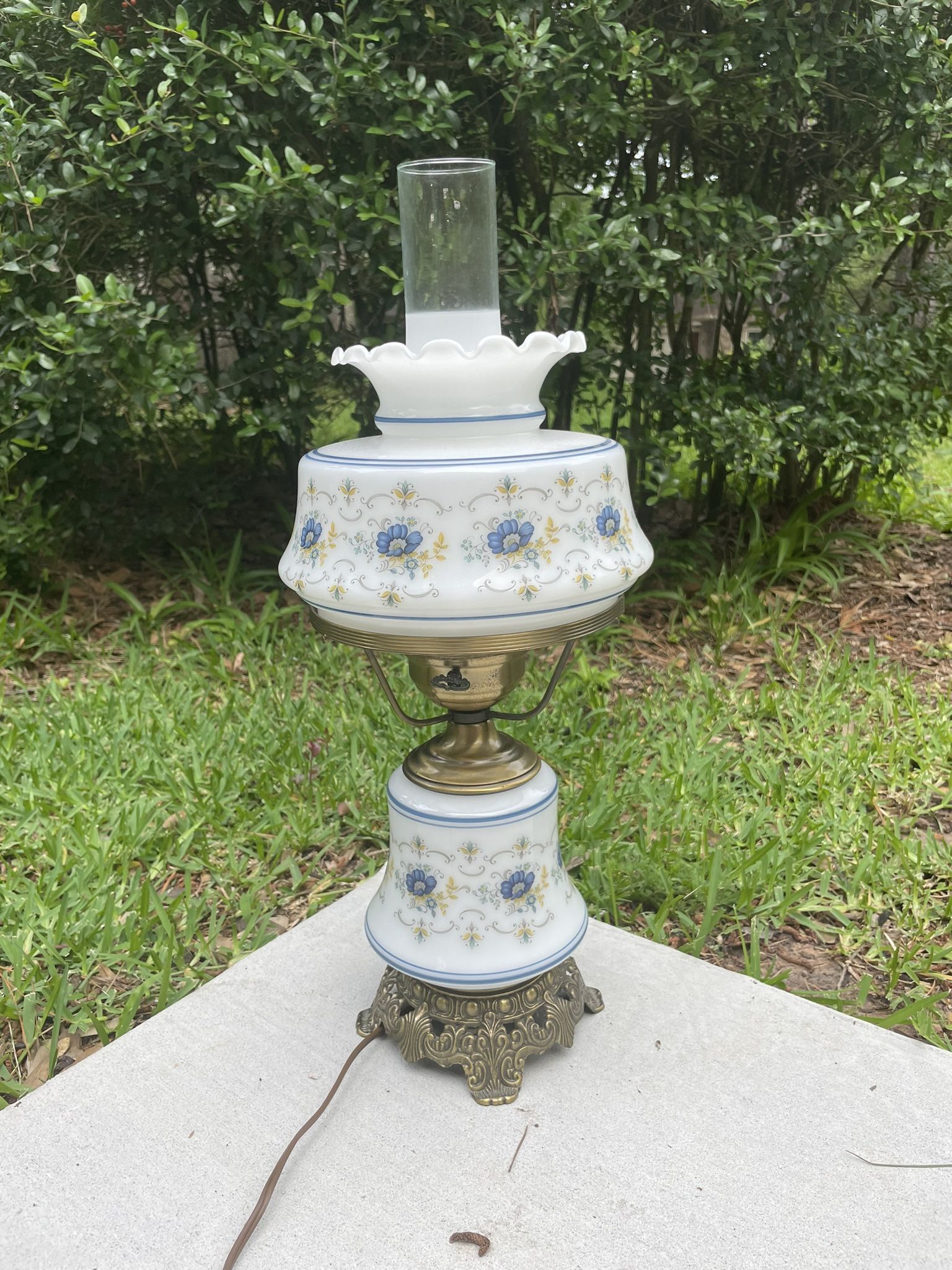 Vintage 1973 Quoizel Abigail Adams Blue Poppy 3 Way Hurricane Lamp Milk Glass