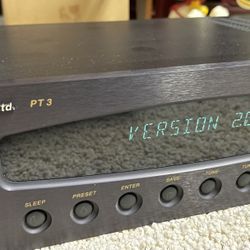 B & K PT-3 Components Preamp w/ Remote and Manual