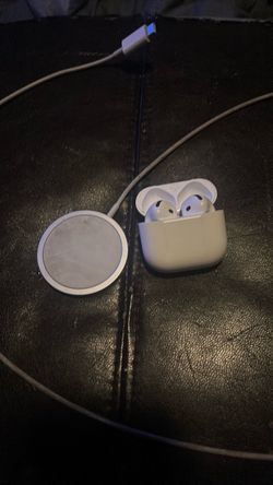 Apple MagSafe charger & air pod 4th generation