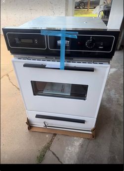Brand New Summit 24" Gas Range Oven – White/Black (Never Used)
