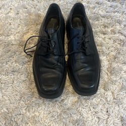 Men’s Size 10 Bostonian Black Dress Shoes