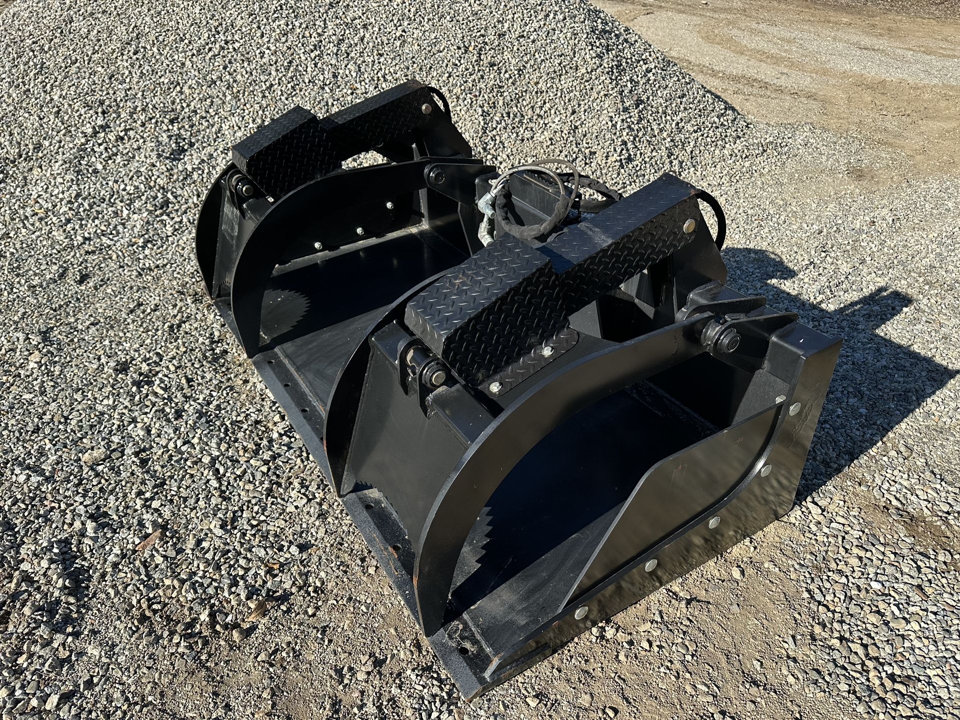 Skid Steer Grapple Bucket 78inch 