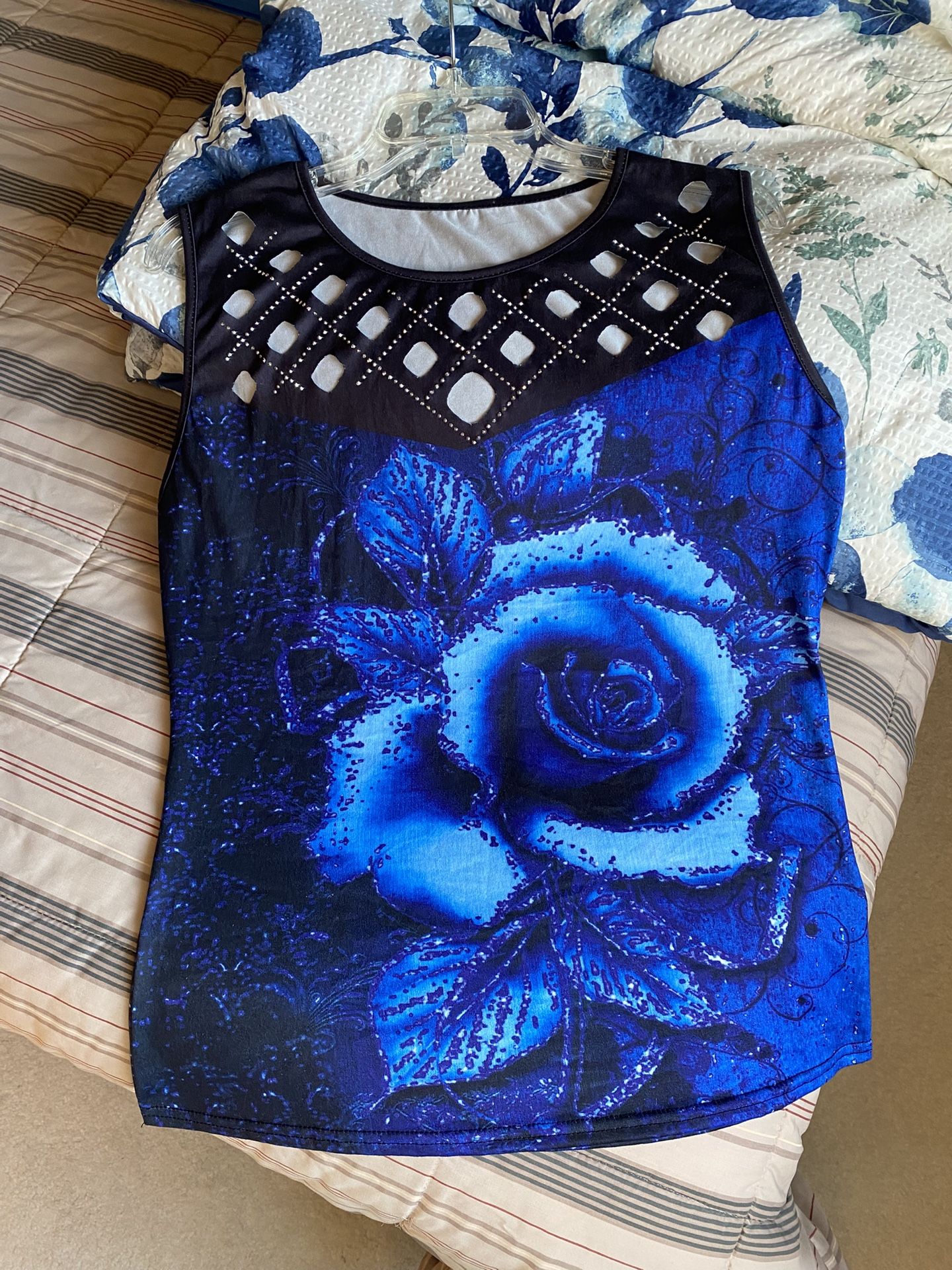 Women’s Holiday Top 