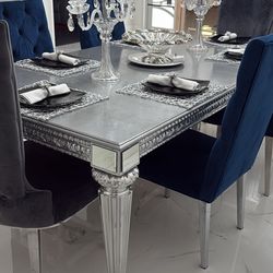 Dinning Table And Chairs 
