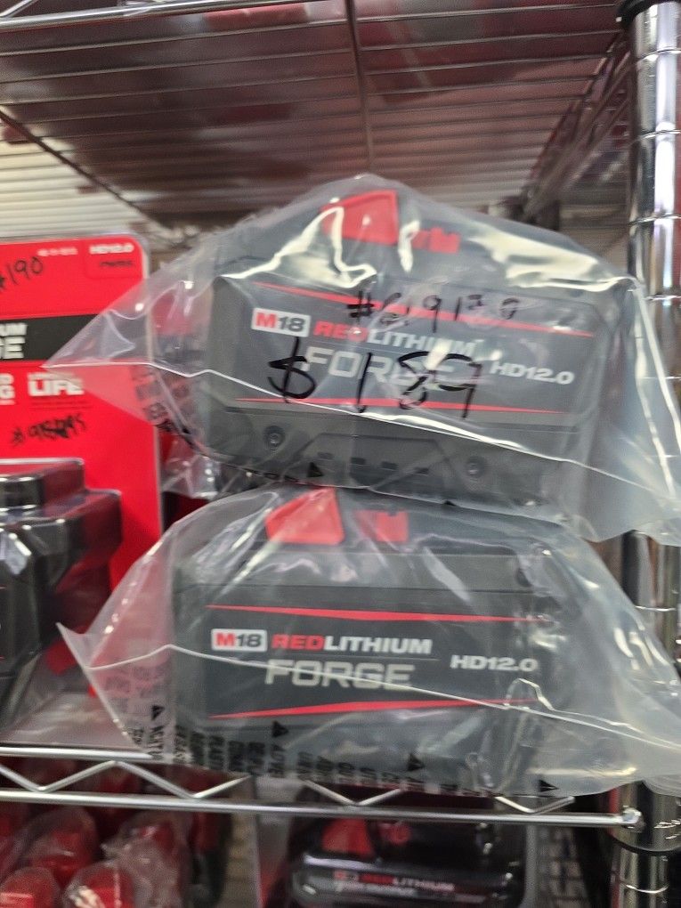 Milwaukee forge M18 Redlithium Hd12.0