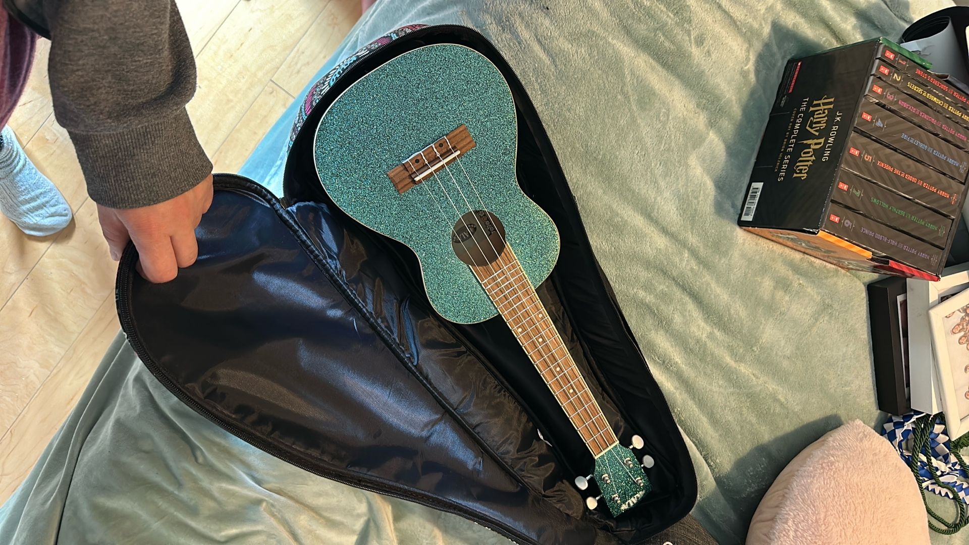 Never Used Ukulele With Case And Pick