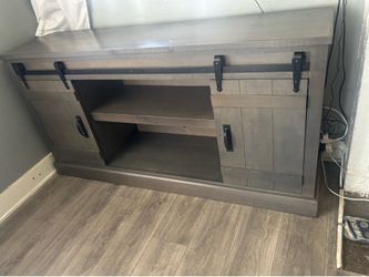 Beautiful tv stand up to 75 inch long