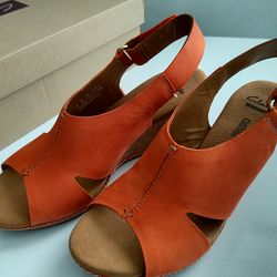 New Clarks Grenadine/Orange Suede Heel Shoes Size 8 M