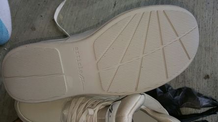 Articles shoes