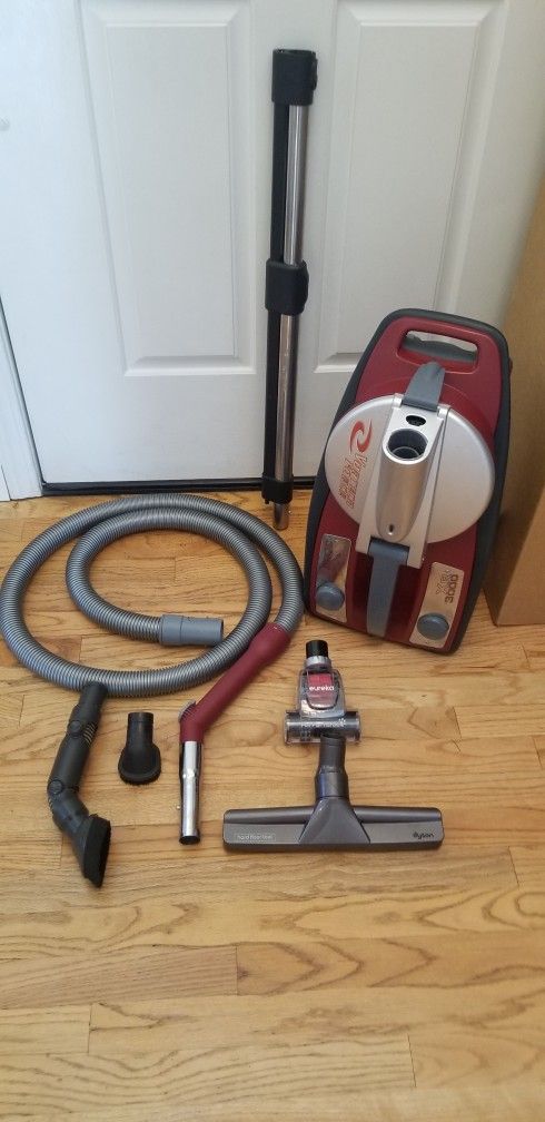 NEW cond VORTECH FORCE VACUUM CLEANER WITH ATTACHMENTS , AMAZING POWER SUCTION , WORKS EXCELLENT , IN THE BOX