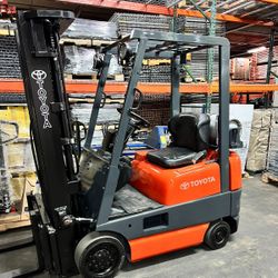 Forklift 