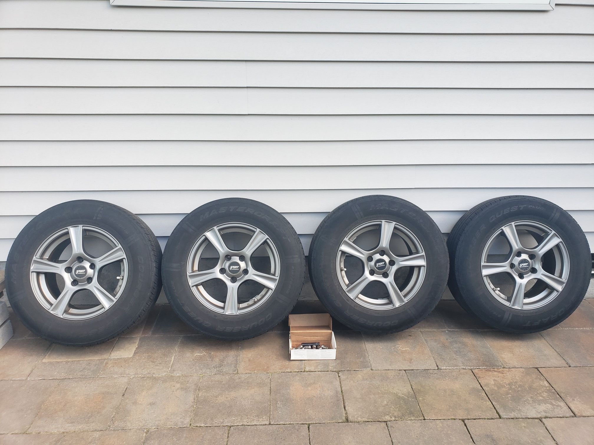 4 tires/wheels 215/70R16