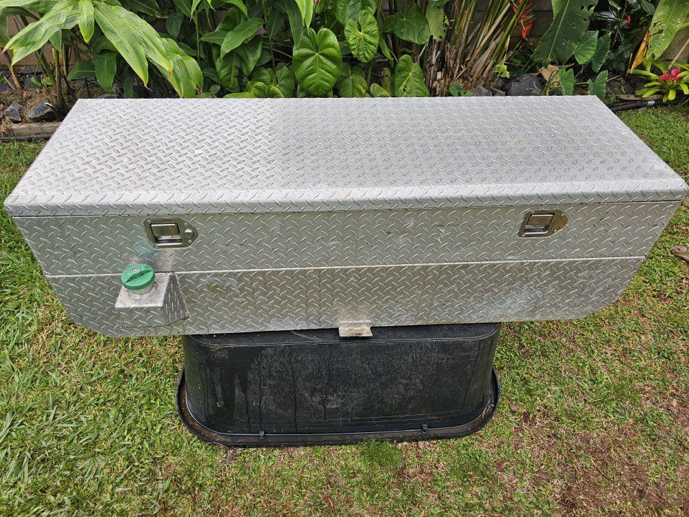 Aluminum Auxiliary Fuel Tank and Toolbox Combo 50gal.