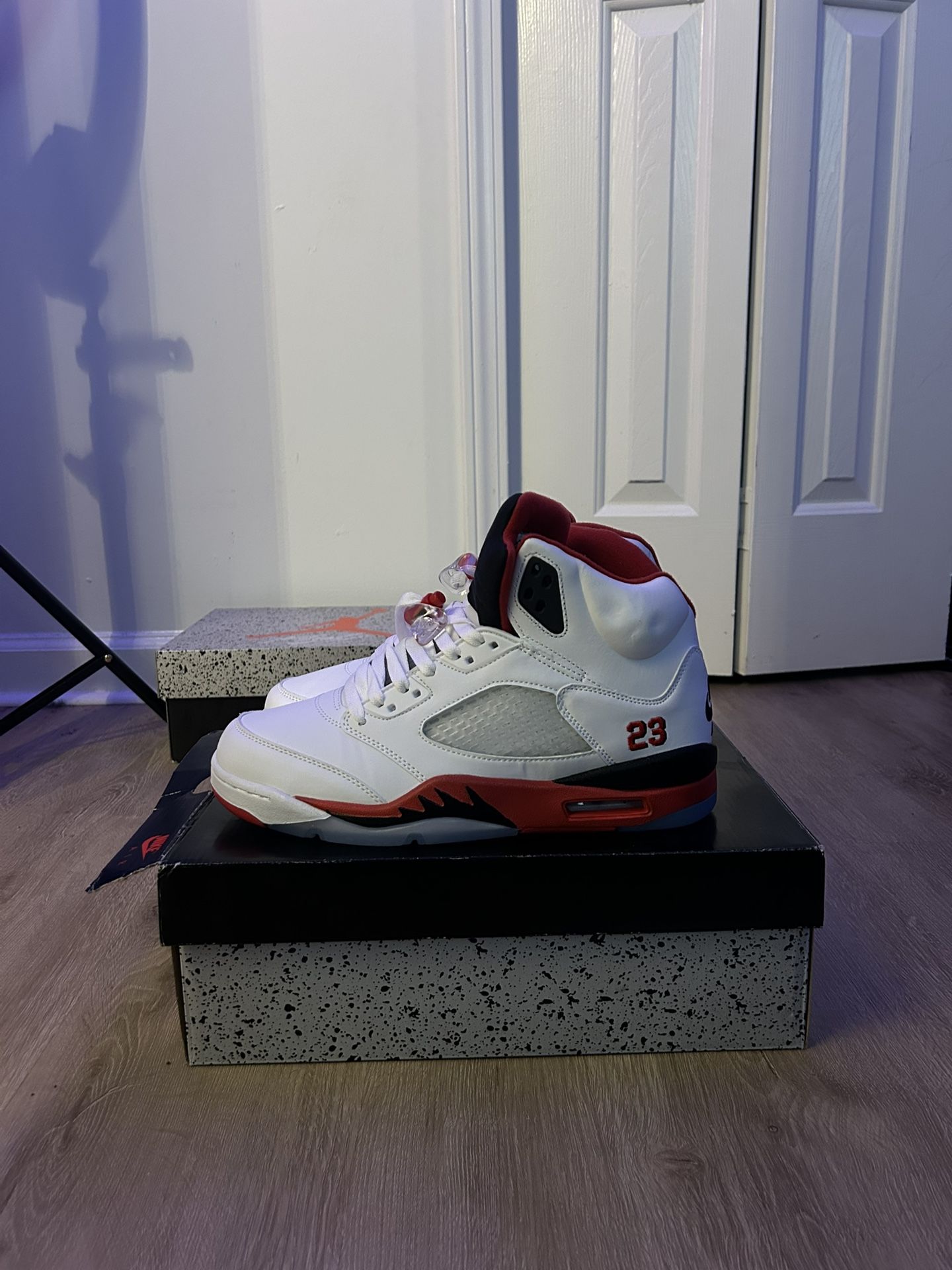 Air Jordan 5 Retro 'Fire Red' 2025