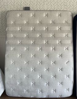 Leesa full size mattress