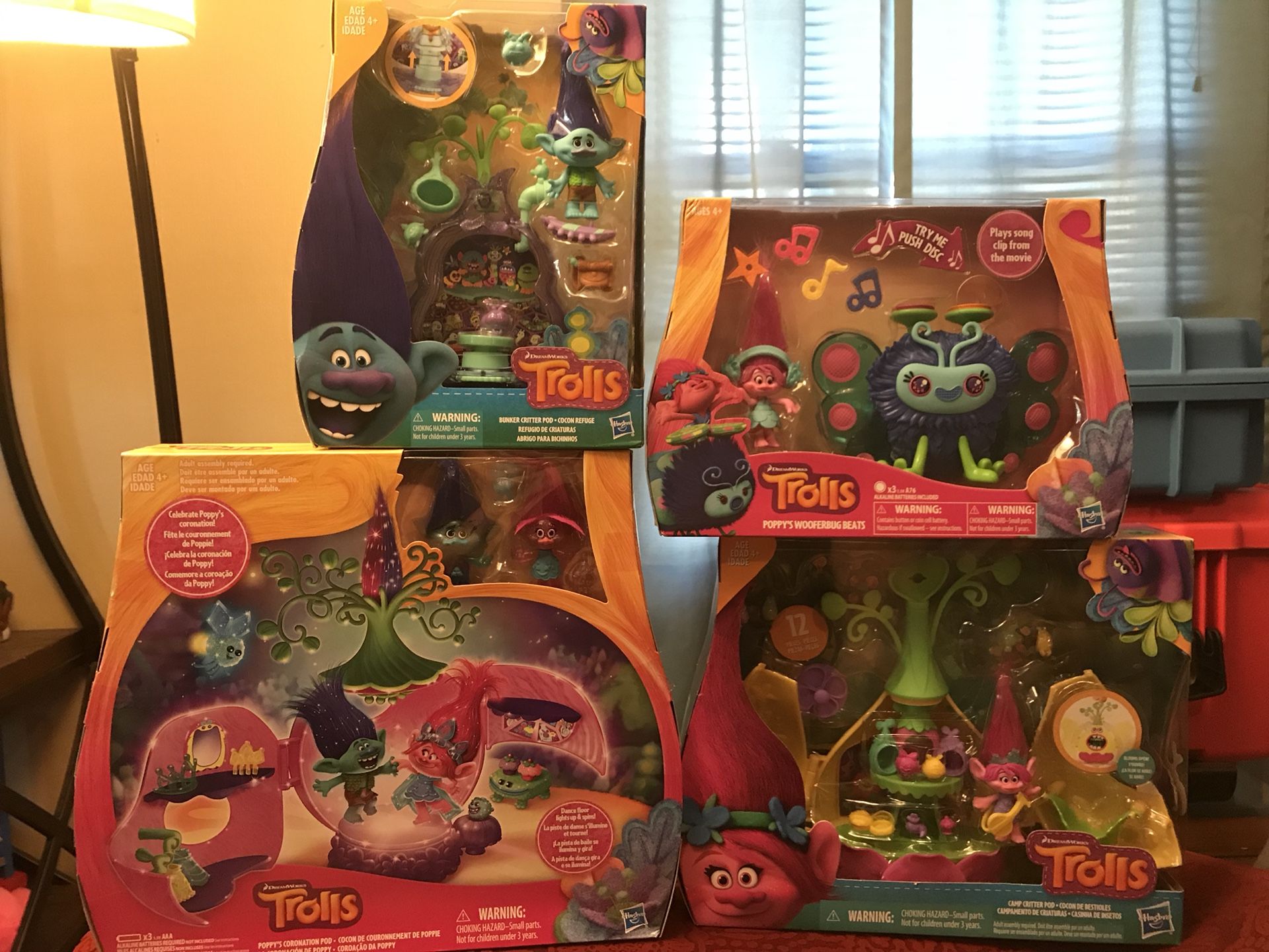 Trolls Toys, Dream work troll poppy’s coronation, poppy’s wooferbug beats,trolls camp critter pods, branch bunker critter pod!! Brand new in the box!!