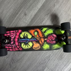 Hand painted cruiser skateboard 