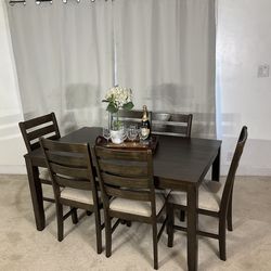 ASHLEY FURNITURE Dining Table with 6 Chairs