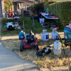 Yard Sale Nichols Ave 1479