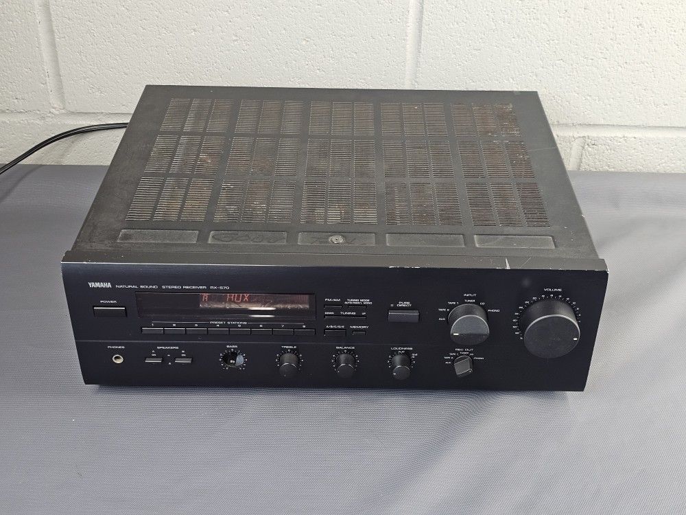 Yamaha Model# RX-570 Natural Sound Home Stereo Receiver Tuner 2-channel 160 watt