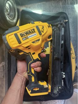 15 ga nail gun Dewalt