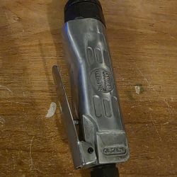 Central Pneumatic 3/8 in. Air Ratchet Wrench