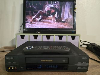 Toshiba VHS VCR Player with Remote