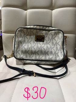 White Michael Kors Crossbody