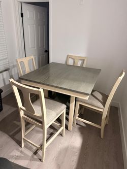 Ashely table