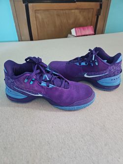 There barely used had them for 3 years i just dont play basketball
