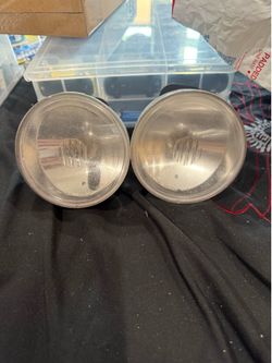 Z71 Tahoe Used Foglight shell and bulb