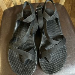 Mens chacos Size 11 Worn 5 Times. 