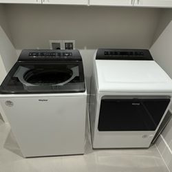 Maytag washer and dryer like new