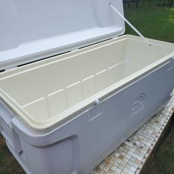 152 Quart  IGLOO Cooler