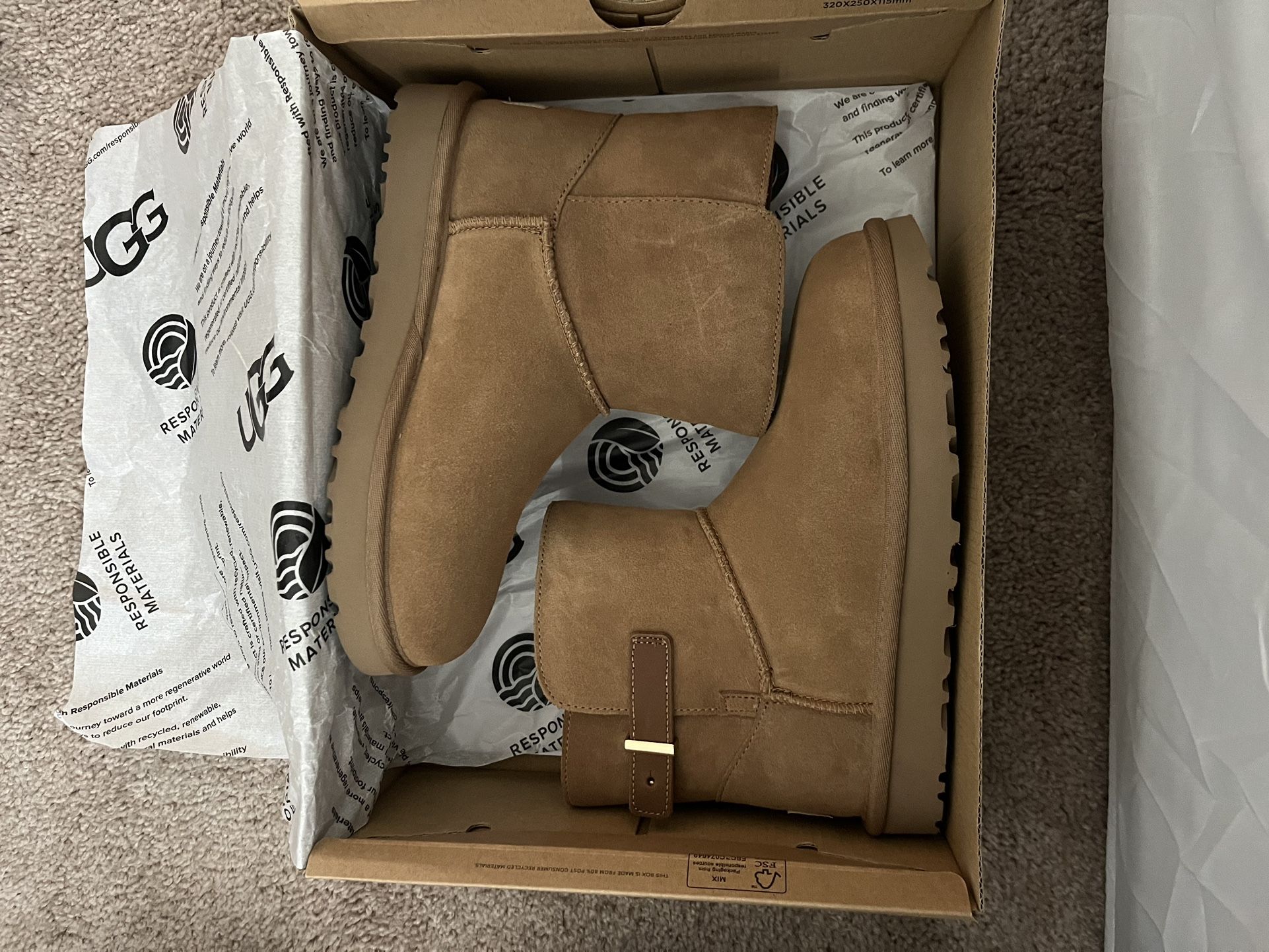 Women’s Mini Bailey Belted Uggs