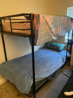 Twin Bunk bed