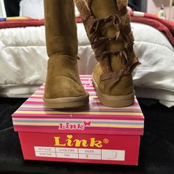 Girls boots 