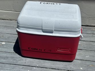 Rubbermaid 52 Quart Cooler Red