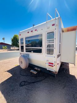 Rv travel trailer