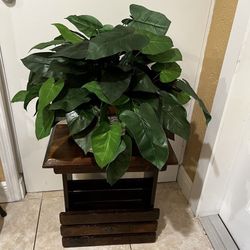 ARTIFICIAL 🪴 Plant… 24” Height By 25 Wide… In Good Condition… $15