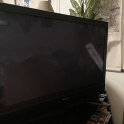 Panasonic Tv With Remote. 