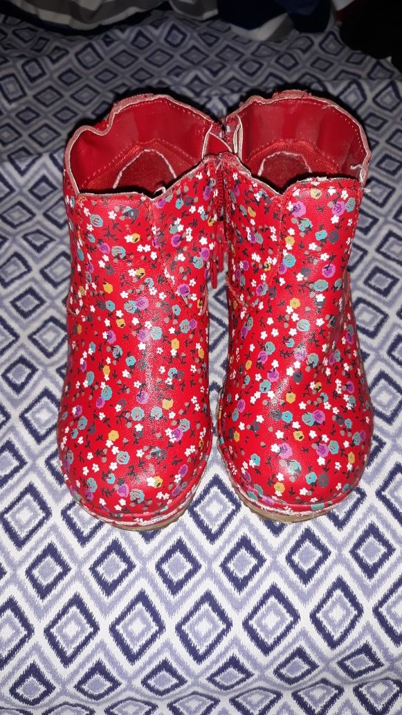 Girl boots