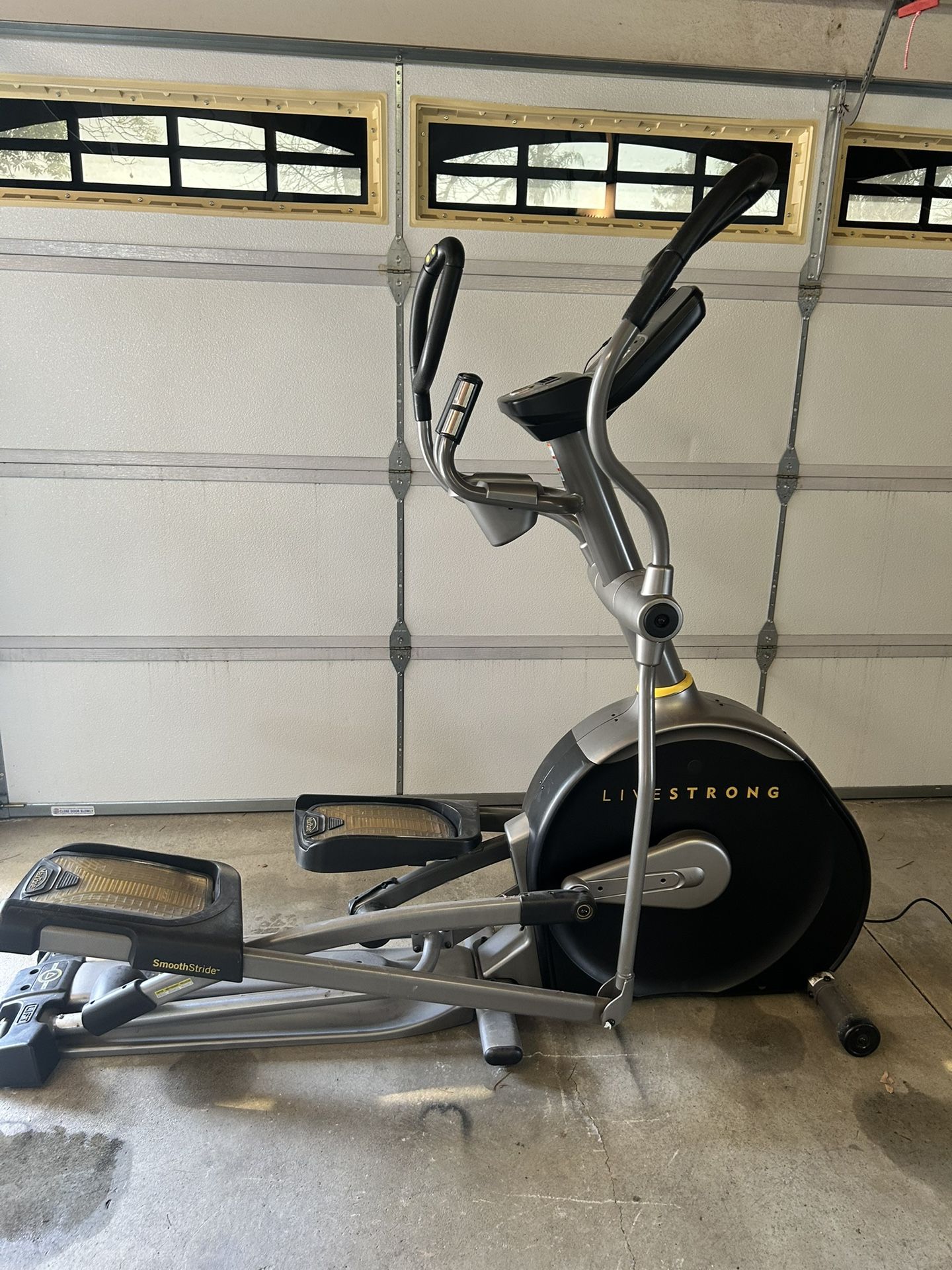 Livestrong 13.0 Elliptical Exercise Machine