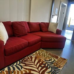 RED SECTIONAL COUXH W/ FREE DELIVERY 