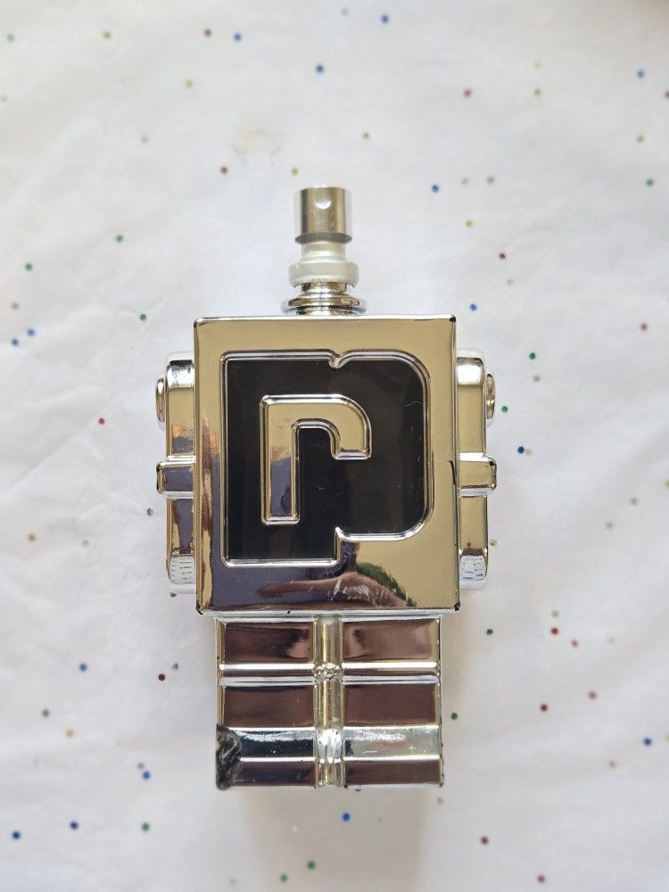 Paco Rabanne Phantom 100ml – Robot Bottle – Lightly Used – No Cap – Chip on Foot