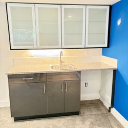 Free Wet Bar