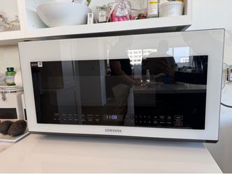 Samsung Bespoke 2.1 cu. ft. Over-the-Range Microwave with Sensor Cooking — White Glass